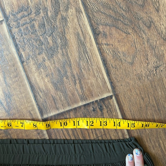 Elegant Army Green Pleated Skirt - Picture 5 of 6